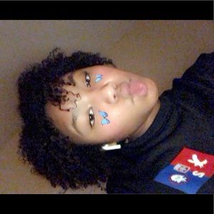 Meet your Posher, Akoi